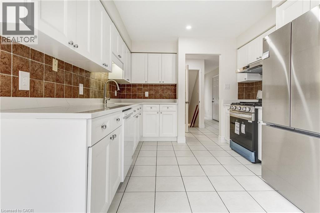 Photo 12 of 40 Hawkins Drive, Cambridge ON