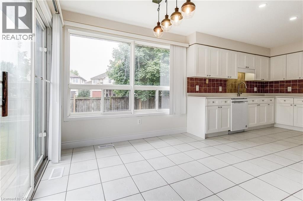 Photo 13 of 40 Hawkins Drive, Cambridge ON