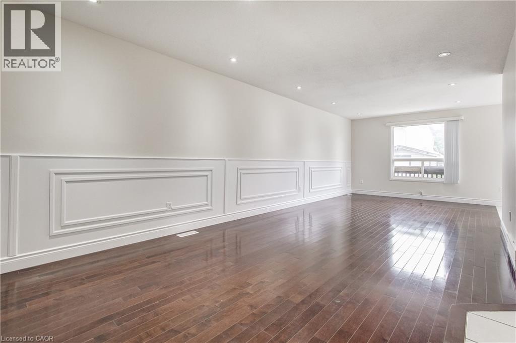 Photo 17 of 40 Hawkins Drive, Cambridge ON