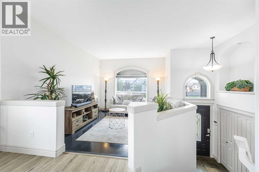 Photo 4 of 103 Jepsen Crescent, Red Deer AB