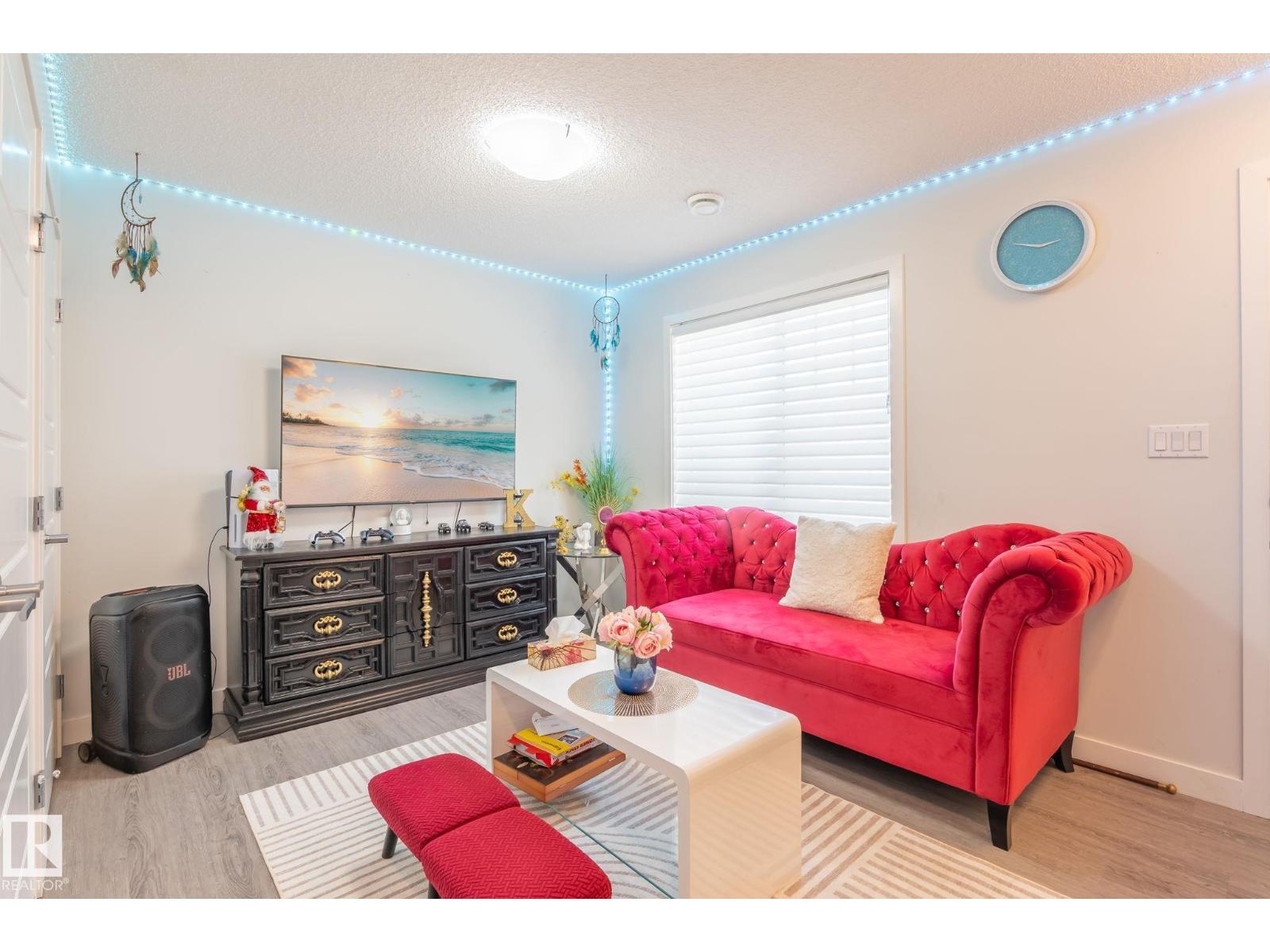 Photo 2 of 2 3305 Orchards Link Li Sw, Edmonton AB