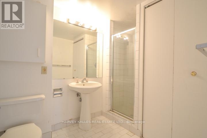 Photo 8 of 1103 44 St Joseph Street, Toronto ON