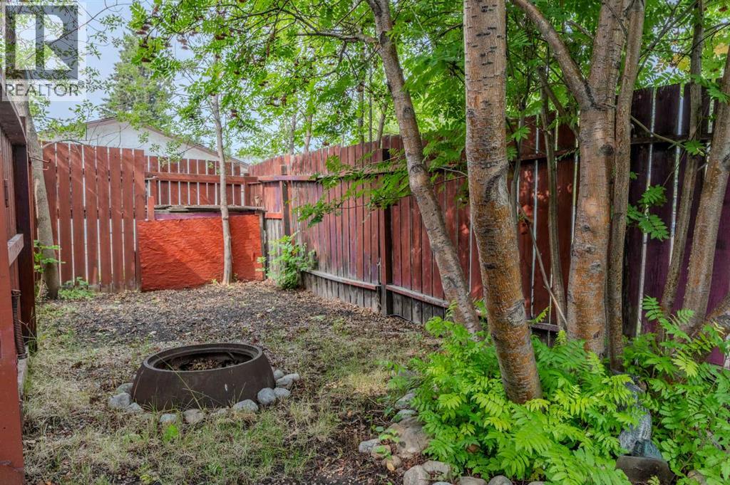 Single Family House Bi-level for Sale in   Avenue NW Dalhousie Calgary 