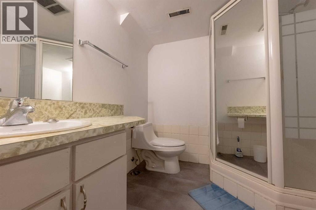 Single Family House Bi-level for Sale in   Avenue NW Dalhousie Calgary 