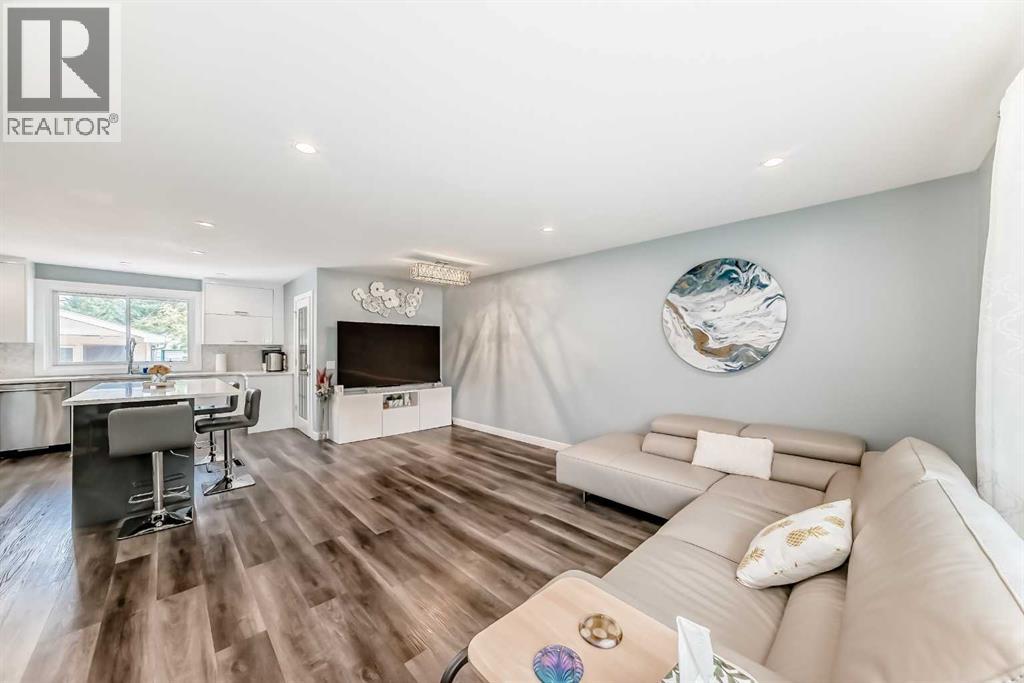Single Family House Bungalow for Sale in  Dalgetty Drive NW Dalhousie Calgary 
