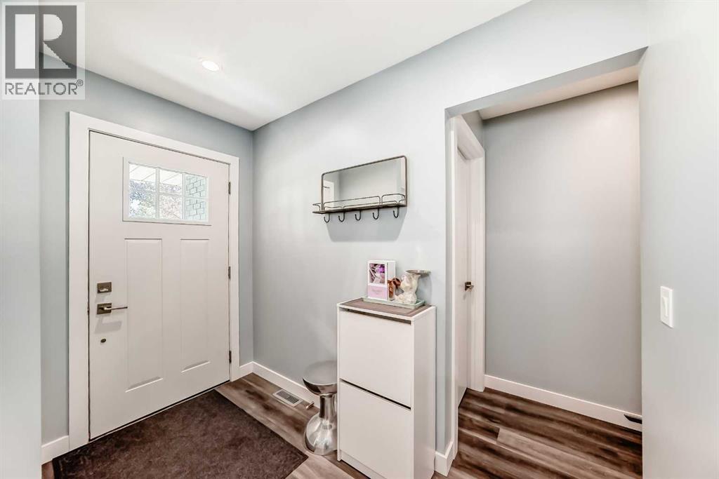 Single Family House Bungalow for Sale in  Dalgetty Drive NW Dalhousie Calgary 