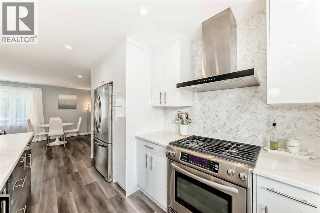 Single Family House Bungalow for Sale in  Dalgetty Drive NW Dalhousie Calgary 
