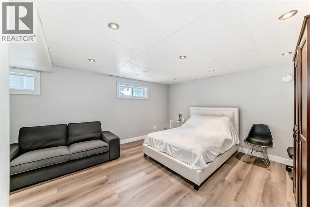 Single Family House Bungalow for Sale in  Dalgetty Drive NW Dalhousie Calgary 