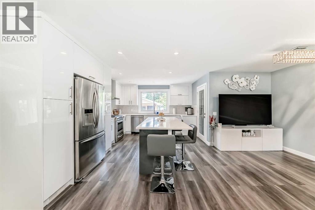 Single Family House Bungalow for Sale in  Dalgetty Drive NW Dalhousie Calgary 