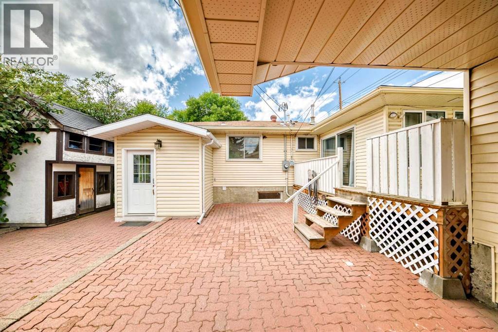 Single Family House Bungalow for Sale in  Dalgetty Drive NW Dalhousie Calgary 