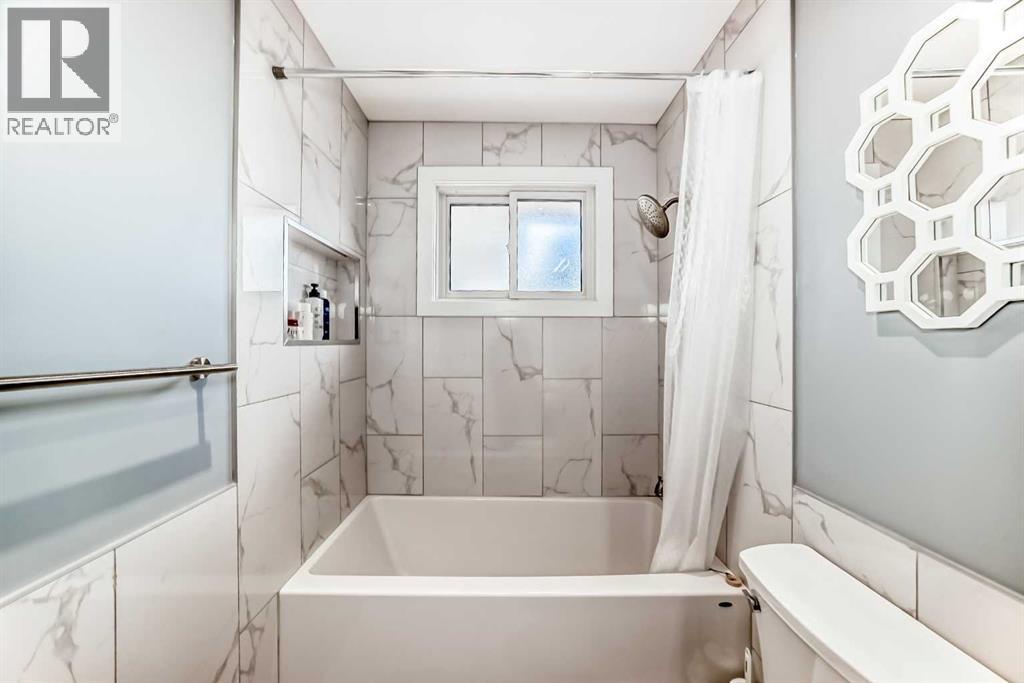 Single Family House Bungalow for Sale in  Dalgetty Drive NW Dalhousie Calgary 