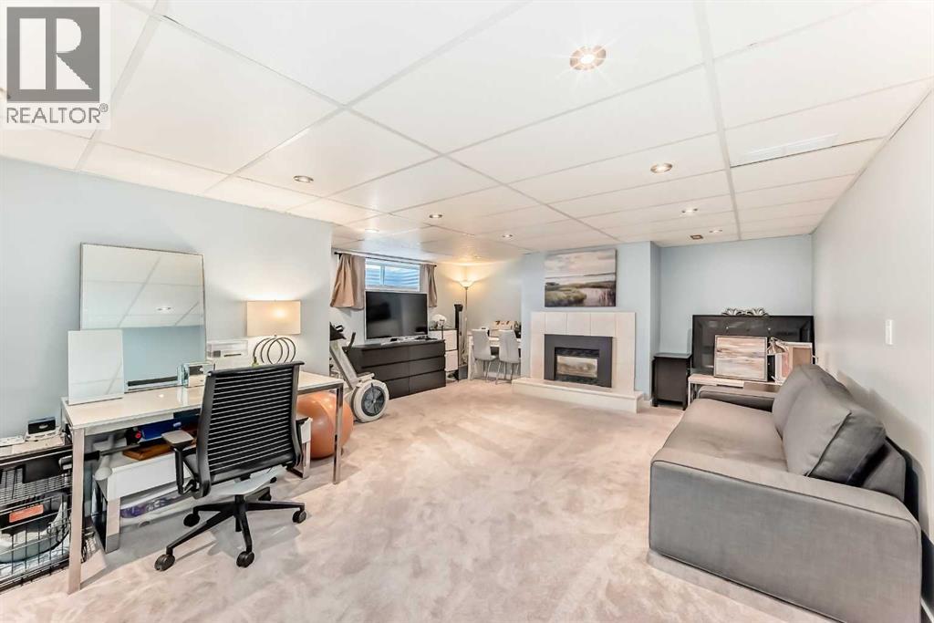 Single Family House Bungalow for Sale in  Dalgetty Drive NW Dalhousie Calgary 