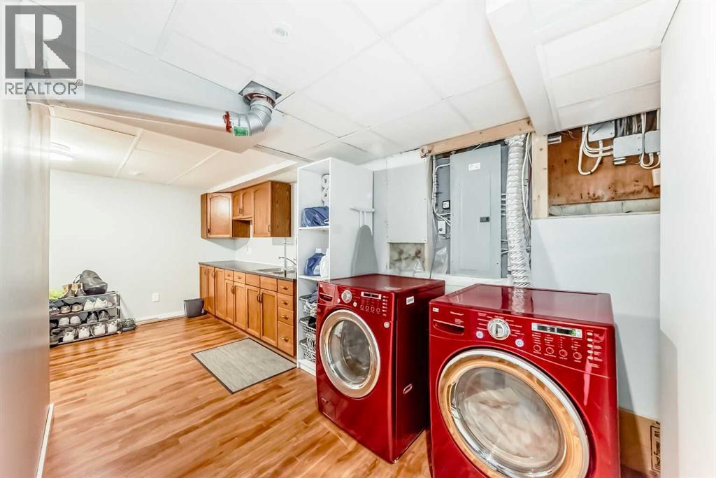 Single Family House Bungalow for Sale in  Dalgetty Drive NW Dalhousie Calgary 