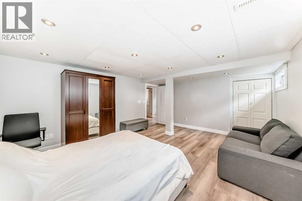 Single Family House Bungalow for Sale in  Dalgetty Drive NW Dalhousie Calgary 