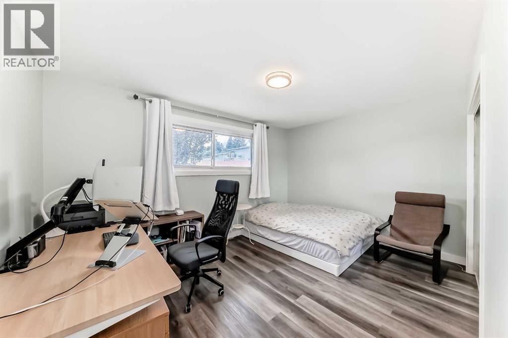 Single Family House Bungalow for Sale in  Dalgetty Drive NW Dalhousie Calgary 