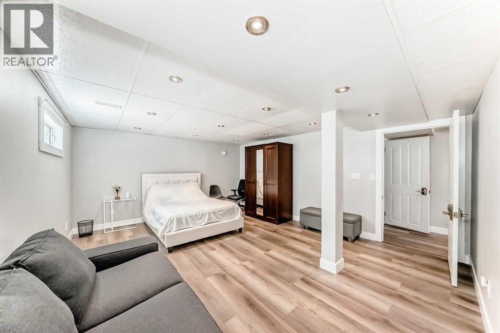 Single Family House Bungalow for Sale in  Dalgetty Drive NW Dalhousie Calgary 