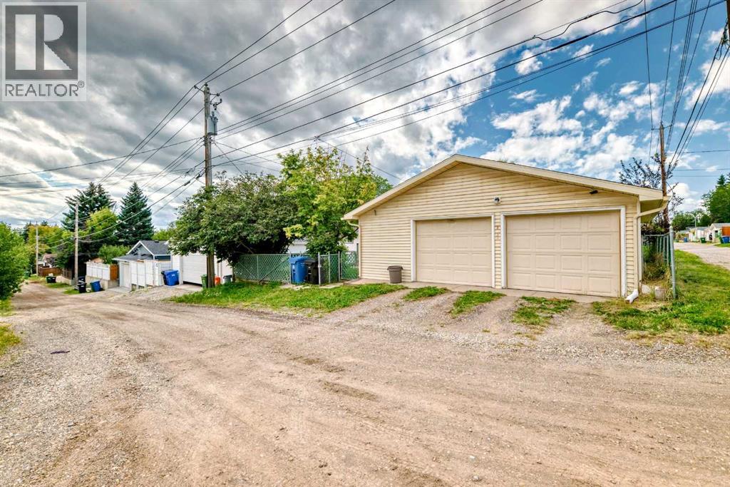 Single Family House Bungalow for Sale in  Dalgetty Drive NW Dalhousie Calgary 