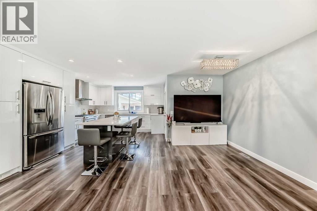 Single Family House Bungalow for Sale in  Dalgetty Drive NW Dalhousie Calgary 
