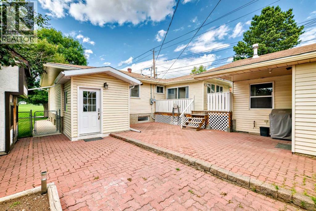 Single Family House Bungalow for Sale in  Dalgetty Drive NW Dalhousie Calgary 