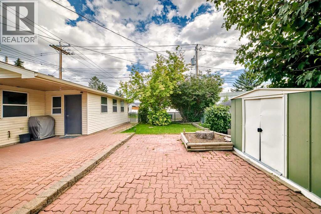 Single Family House Bungalow for Sale in  Dalgetty Drive NW Dalhousie Calgary 
