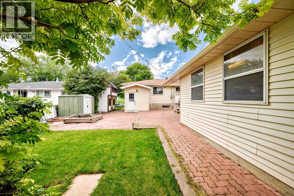 Single Family House Bungalow for Sale in  Dalgetty Drive NW Dalhousie Calgary 