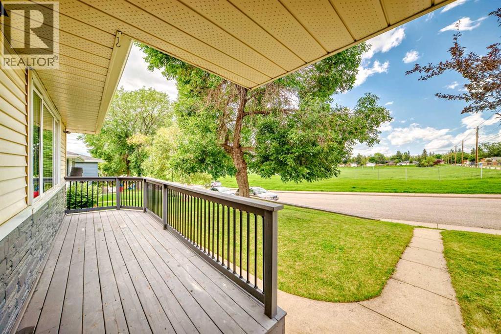 Single Family House Bungalow for Sale in  Dalgetty Drive NW Dalhousie Calgary 