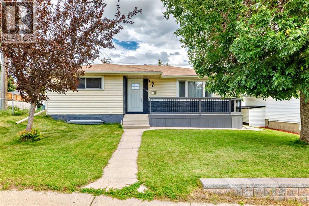 Single Family House Bungalow for Sale in  Dalgetty Drive NW Dalhousie Calgary 