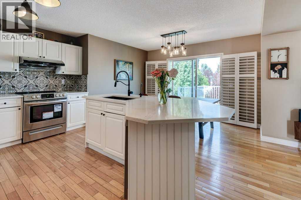 Single Family House for Sale in  Somerglen Crescent SW Somerset Calgary 