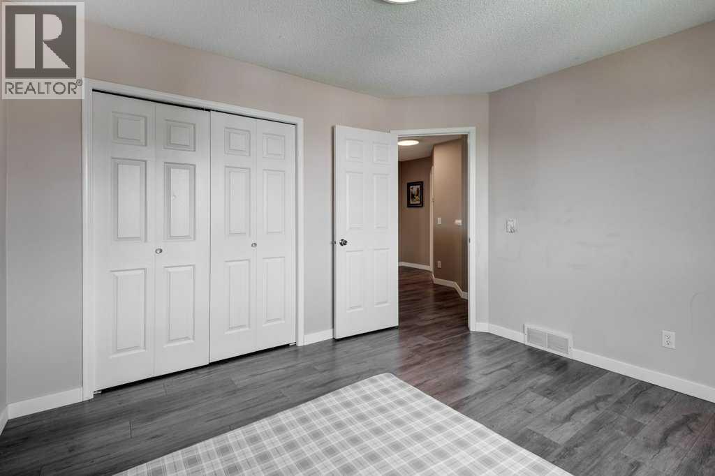 Single Family House for Sale in  Somerglen Crescent SW Somerset Calgary 