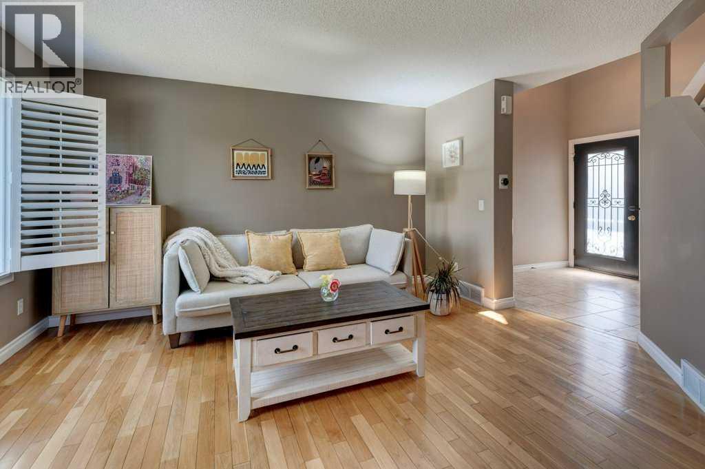 Single Family House for Sale in  Somerglen Crescent SW Somerset Calgary 