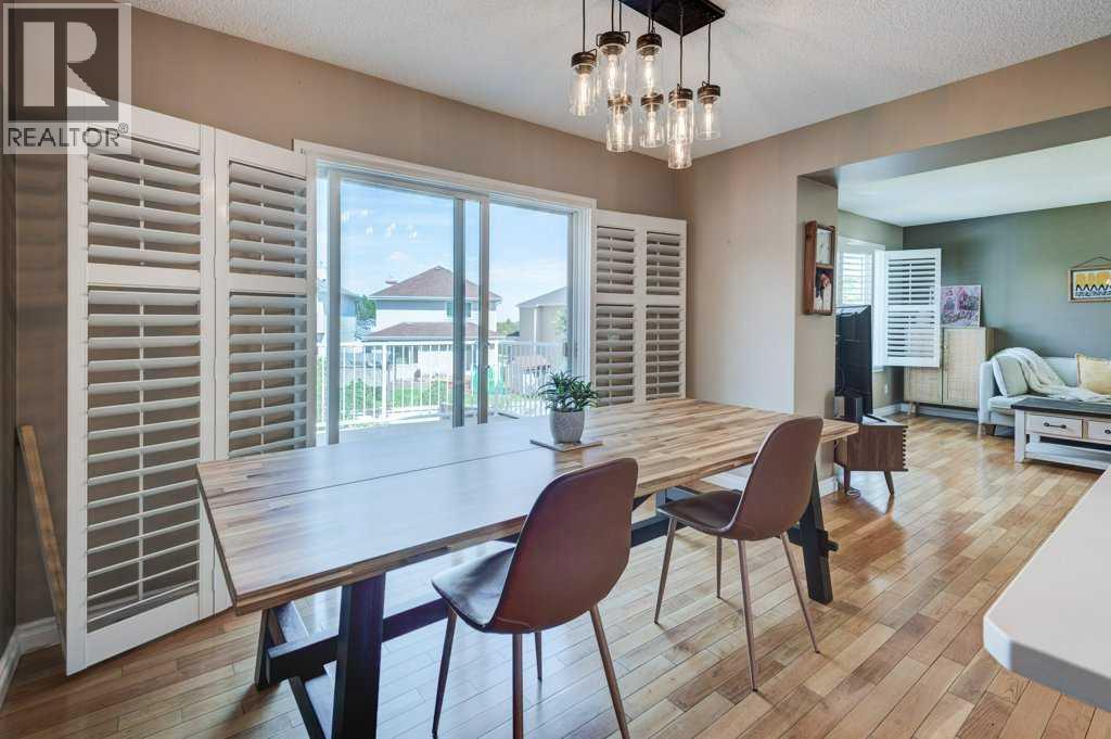 Single Family House for Sale in  Somerglen Crescent SW Somerset Calgary 