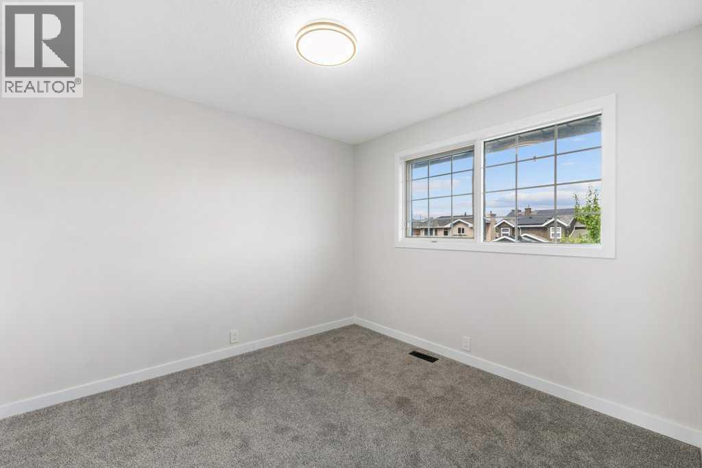 Single Family House for Sale in  Mckenzie Lake Manor SE McKenzie Lake Calgary 