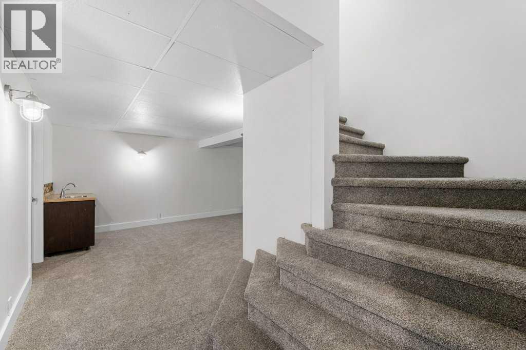 Single Family House for Sale in  Mckenzie Lake Manor SE McKenzie Lake Calgary 