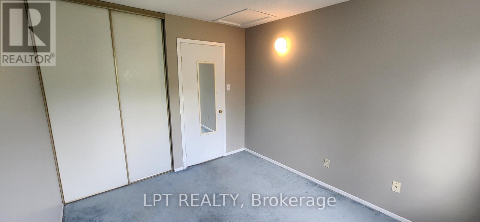 Photo 15 of 148 Pickwick Drive, Ottawa ON