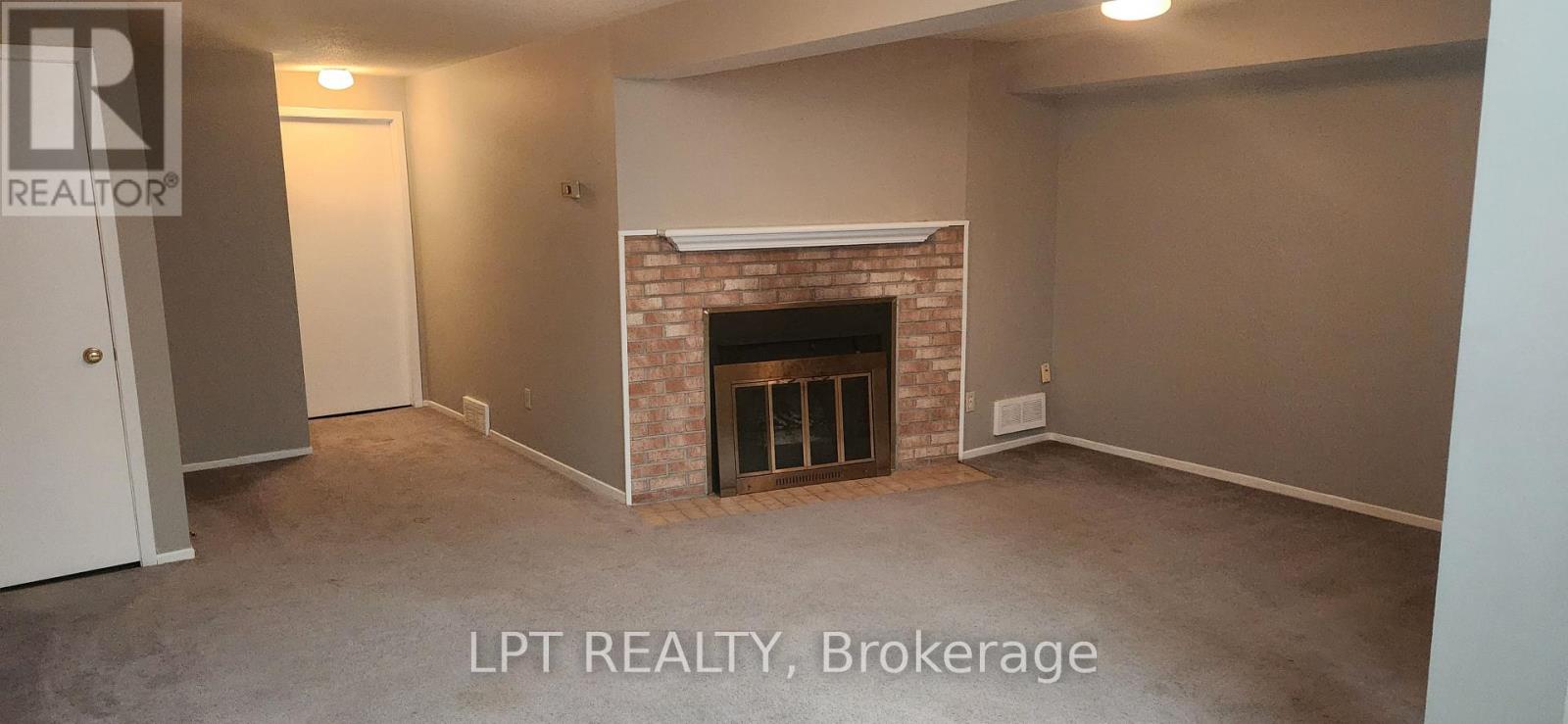 Photo 19 of 148 Pickwick Drive, Ottawa ON
