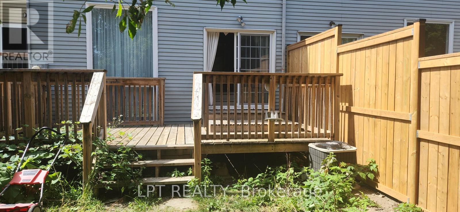 Photo 21 of 148 Pickwick Drive, Ottawa ON