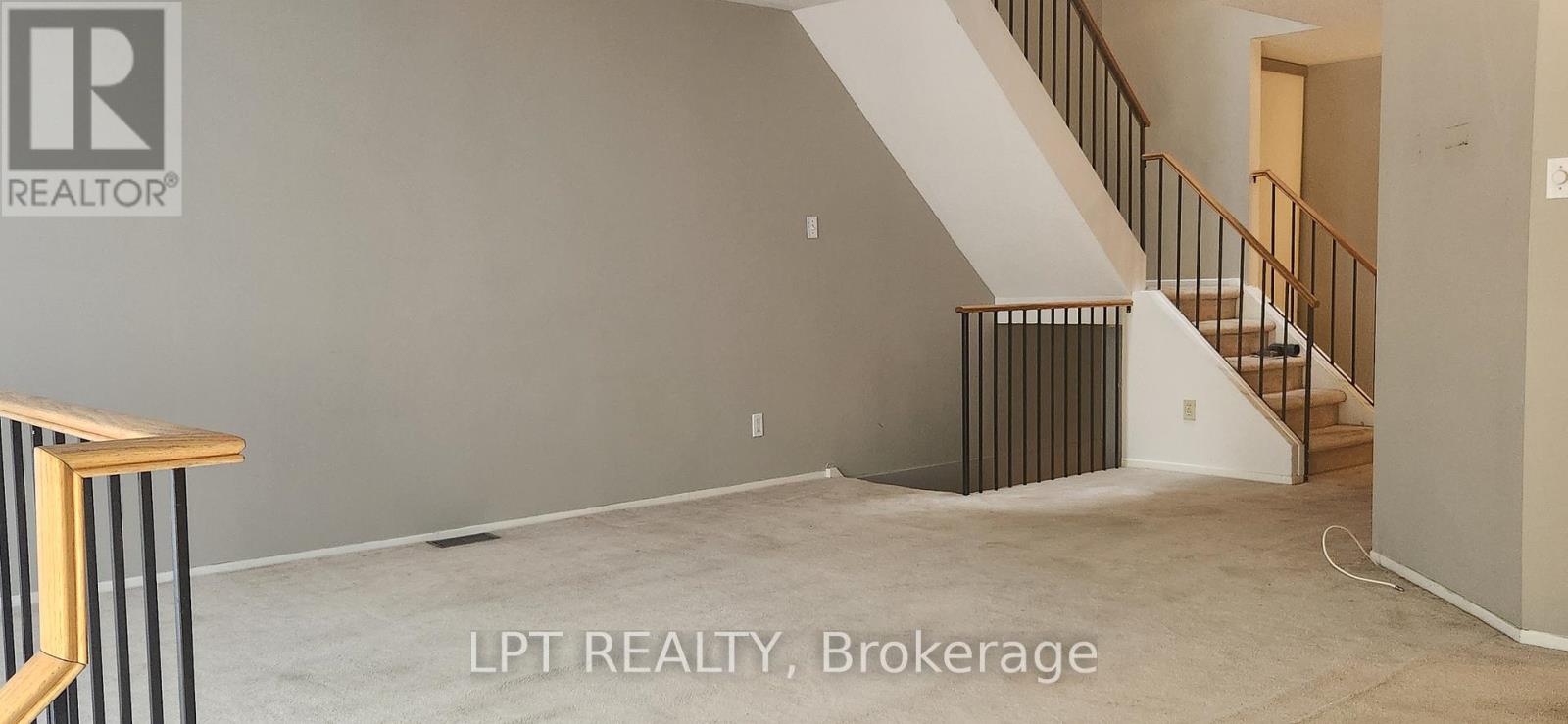 Photo 6 of 148 Pickwick Drive, Ottawa ON