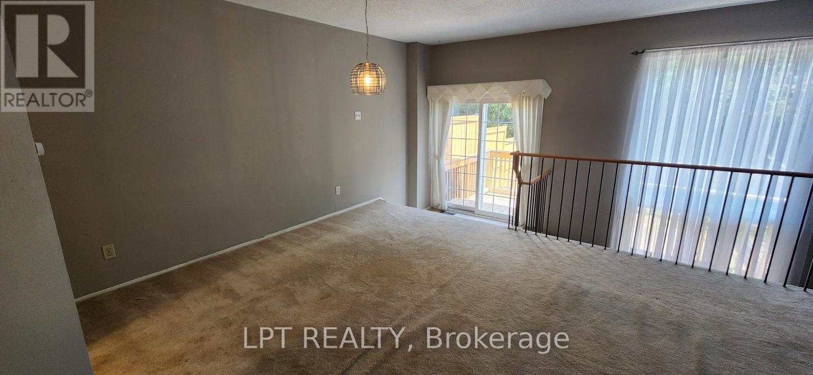 Photo 7 of 148 Pickwick Drive, Ottawa ON