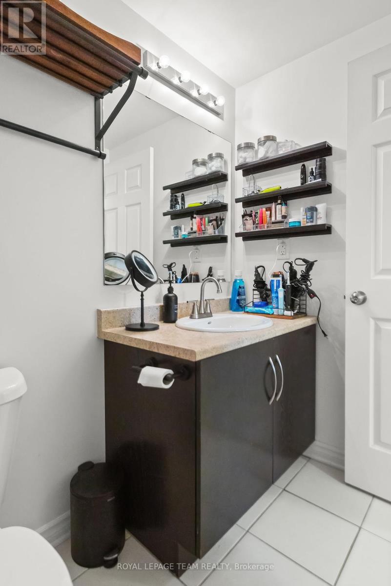 Photo 31 of 306 A Everest Private, Ottawa ON