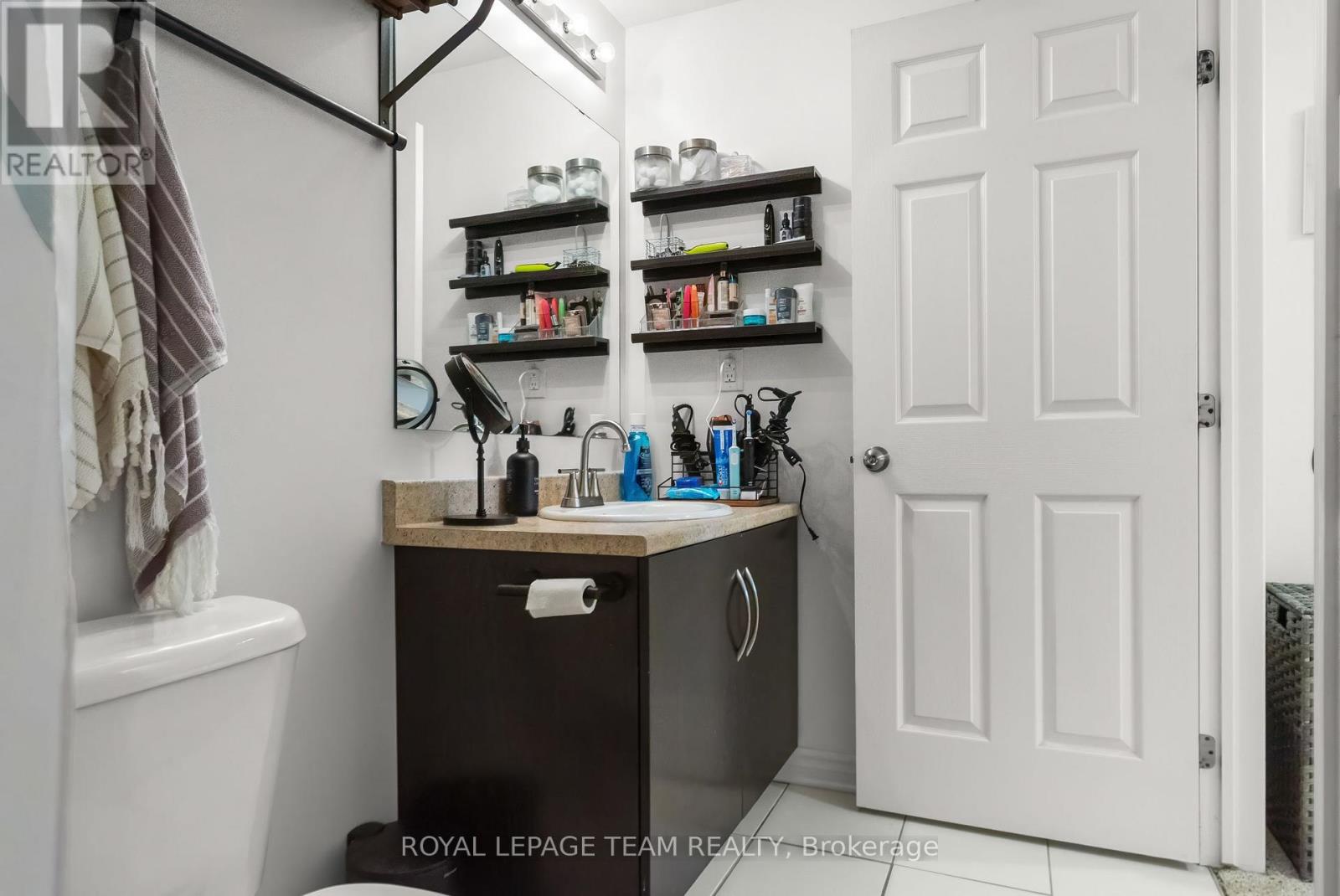 Photo 32 of 306 A Everest Private, Ottawa ON