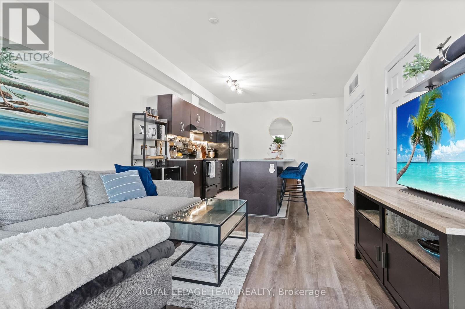 Photo 6 of 306 A Everest Private, Ottawa ON