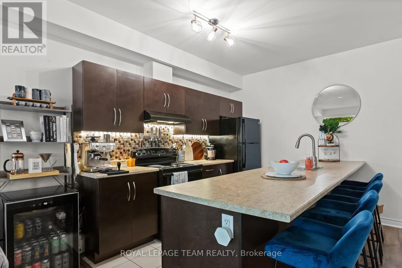 Photo 7 of 306 A Everest Private, Ottawa ON