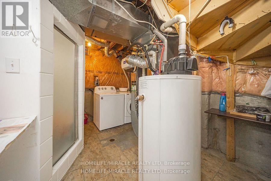Photo 17 of 31 Larkspur, Brampton ON