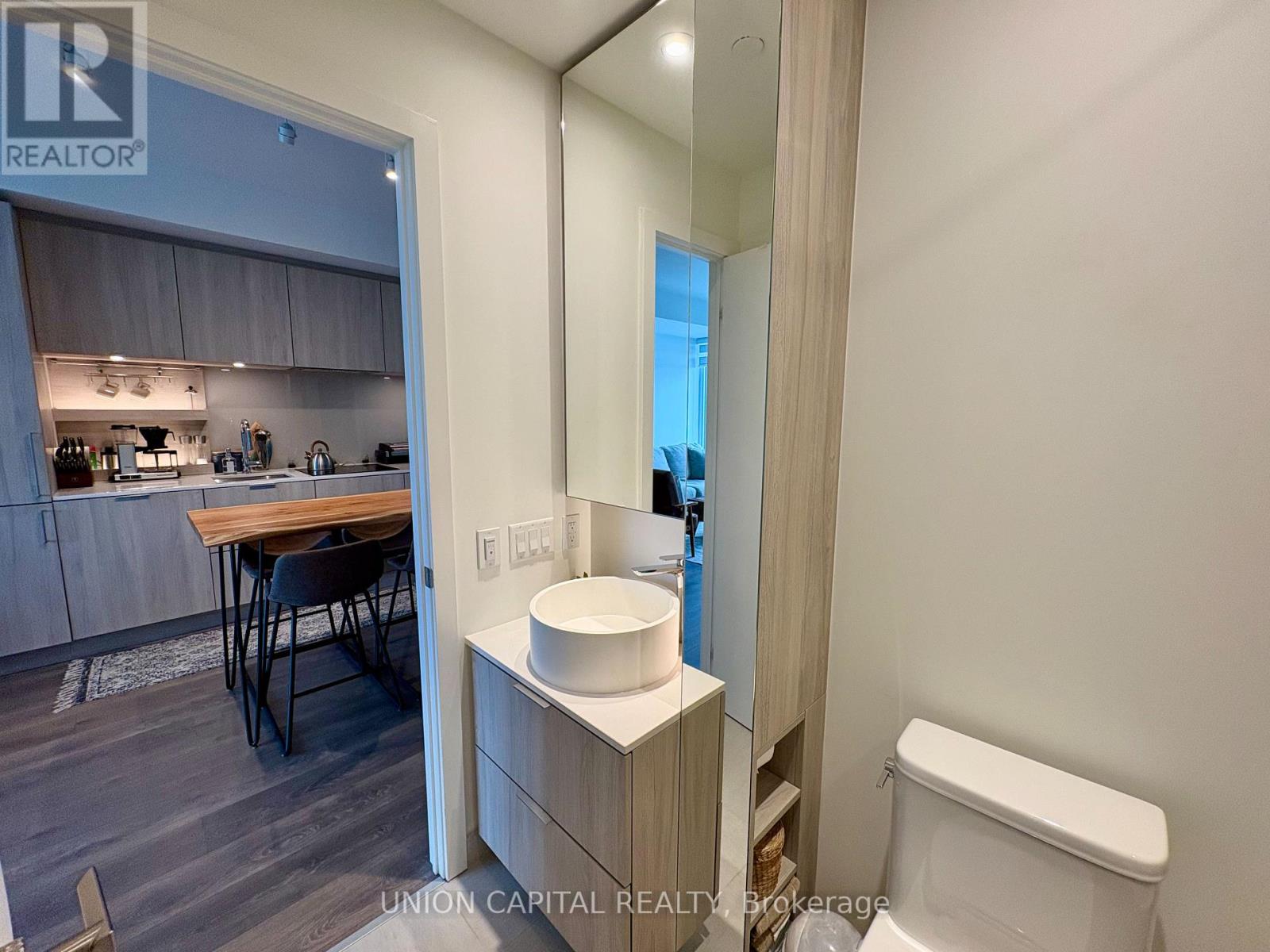 Photo 4 of 901 28 Ann Street, Mississauga ON