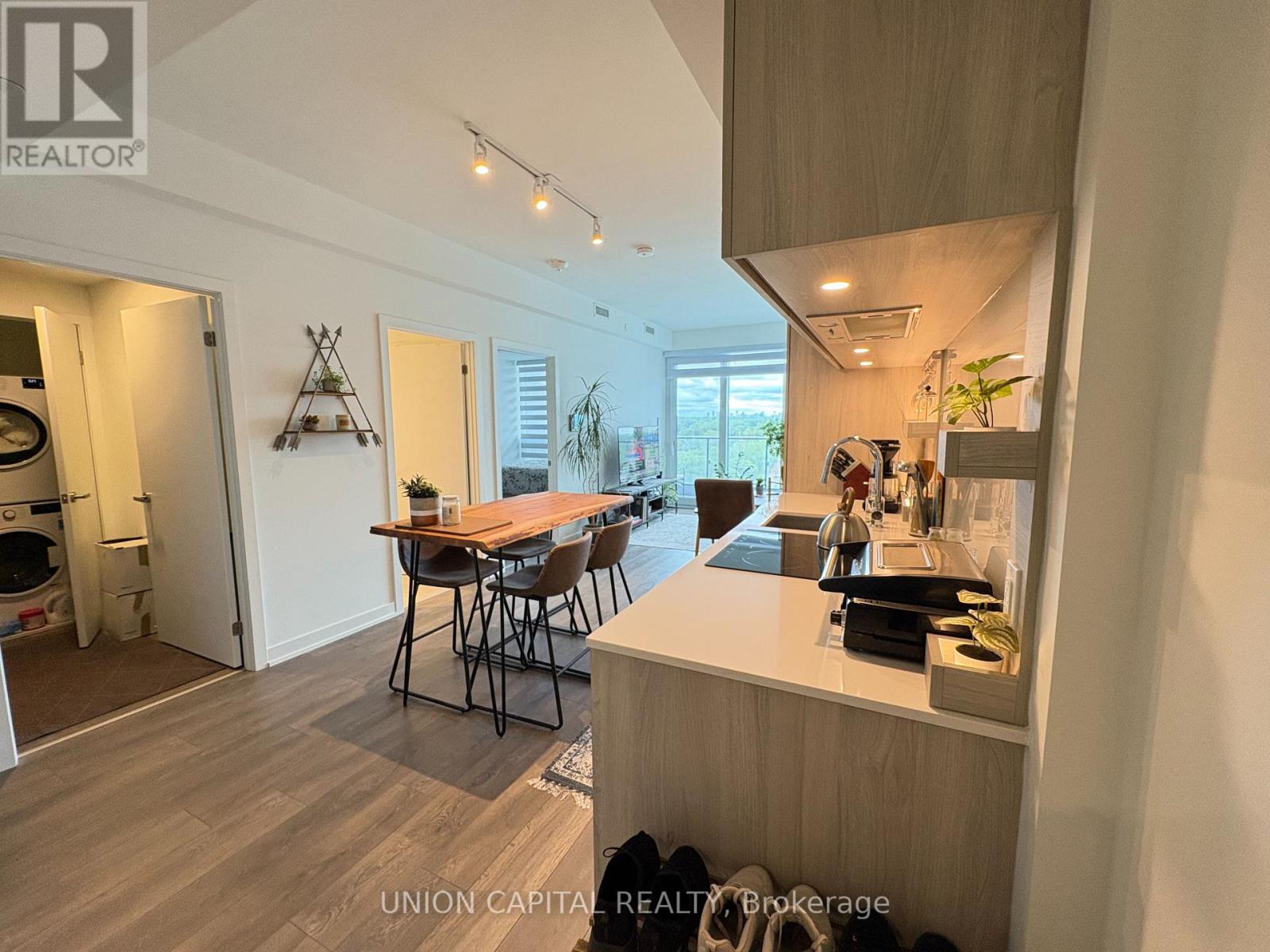 Photo 8 of 901 28 Ann Street, Mississauga ON