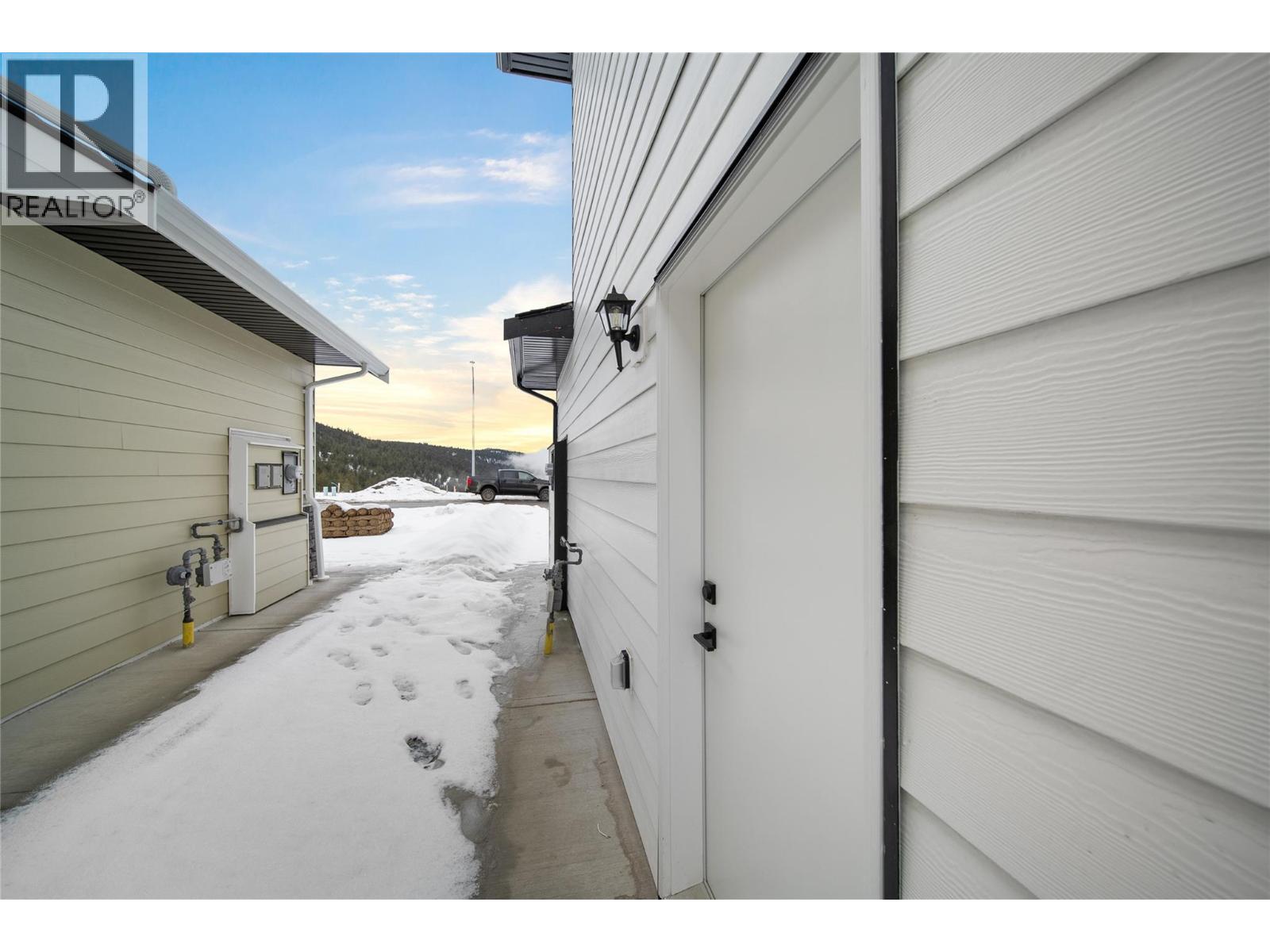 Photo 2 of 2077 Linfield Drive, Kamloops BC
