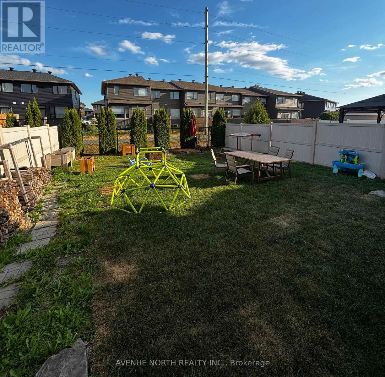 Photo 35 of 309 Mercury Street, Clarencerockland ON