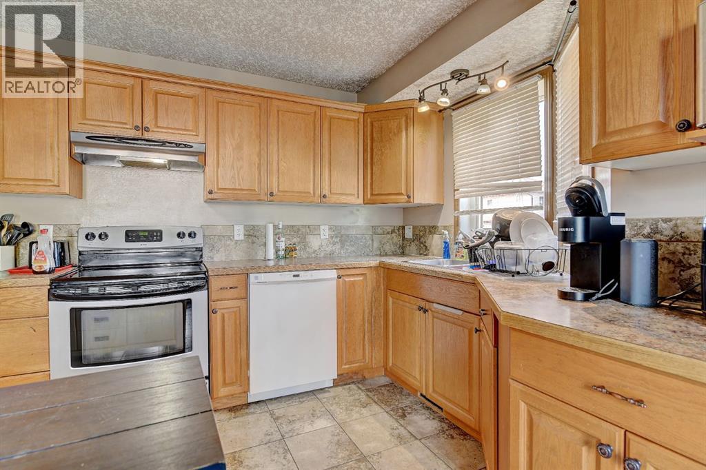 Photo 6 of A B 9273 94 Avenue, Grande Prairie AB