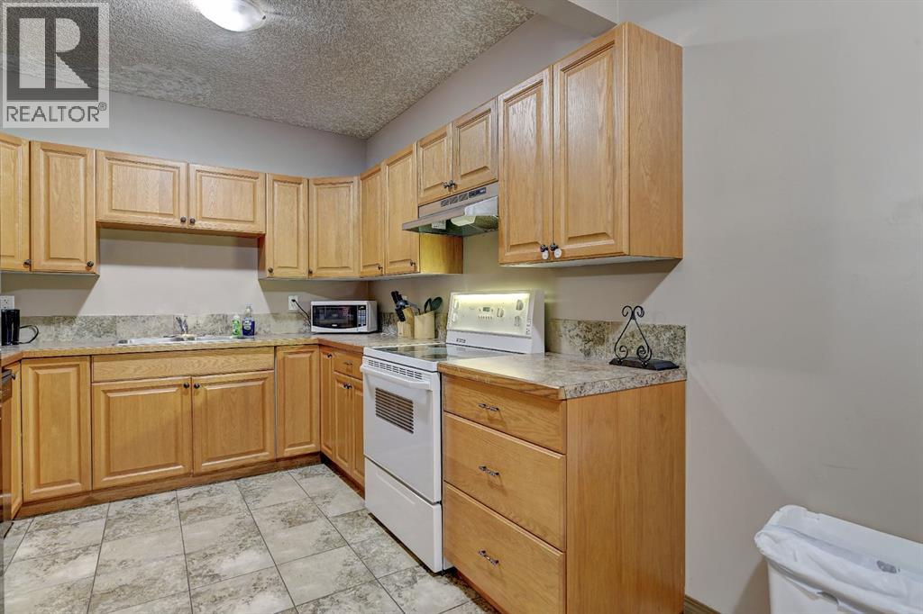 Photo 12 of A B 9273 94 Avenue, Grande Prairie AB