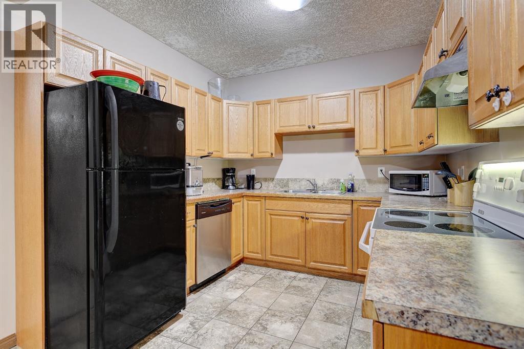 Photo 13 of A B 9273 94 Avenue, Grande Prairie AB